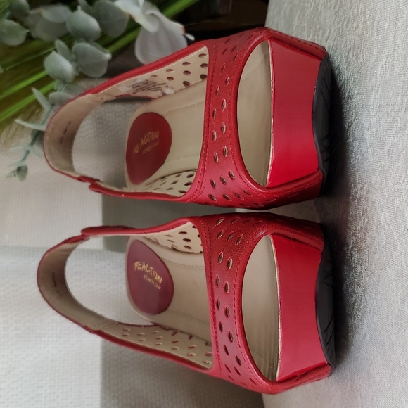 Kenneth Cole Reaction Leather Red Wedge Peep Toe Slingback Sandals SIZE: 10M - Picture 4 of 16